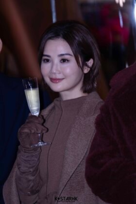 著名歌手兼演員蔡卓妍